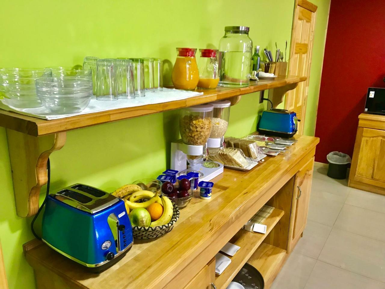 Hostal Andes Patagonicos Пуерто-Наталес Екстер'єр фото