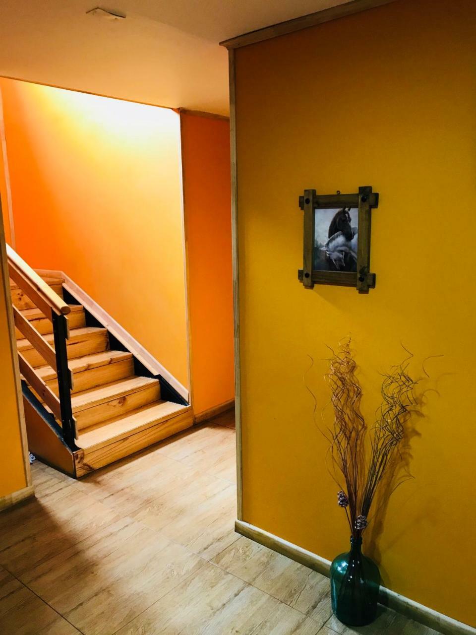 Hostal Andes Patagonicos Пуерто-Наталес Екстер'єр фото