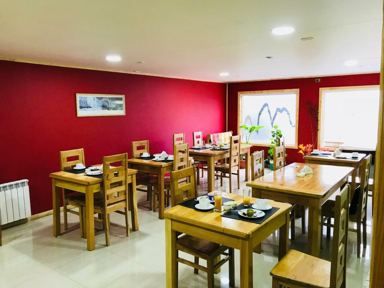 Hostal Andes Patagonicos Пуерто-Наталес Екстер'єр фото